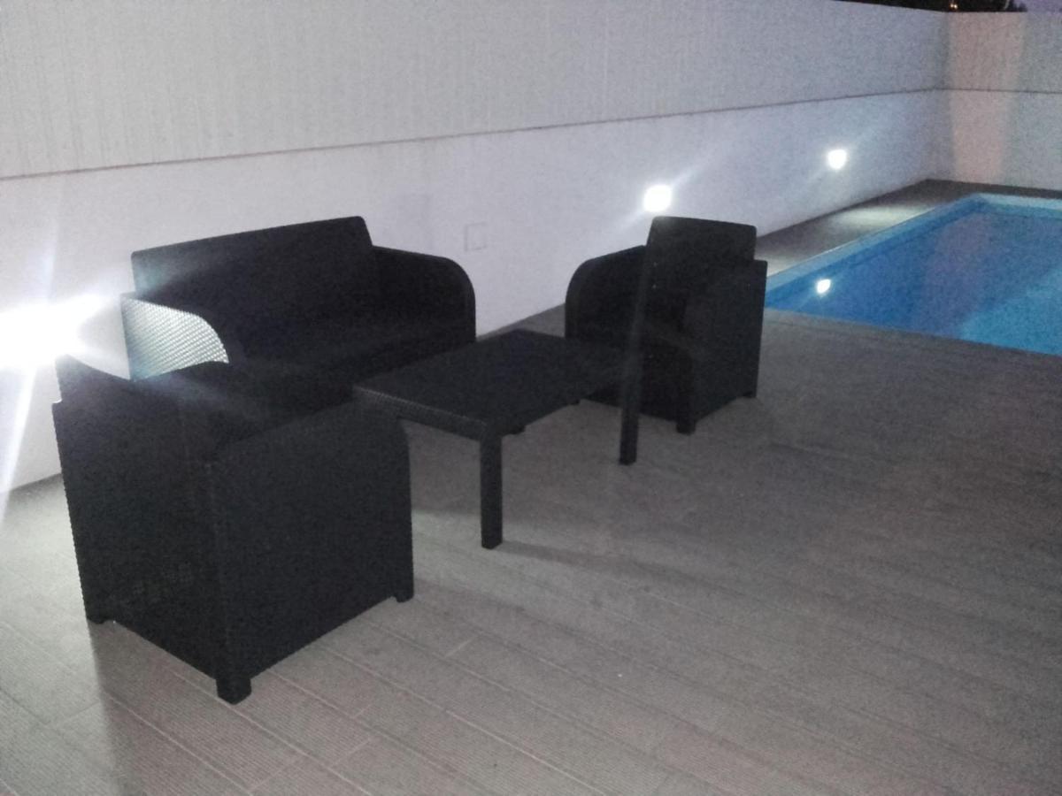 Lisbon Tagus River 2 Suites Private Pool D 알마다 외부 사진